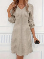 Isaura - Chic V-Neck Ribbed Dress