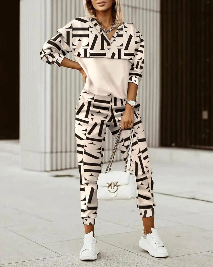 Chic and Cozy Women's Tracksuit