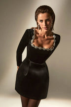 Emilia - Sophisticated Velvet Dress Featuring a Square Neckline
