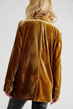 Chic Long-Sleeve Velvet Blazer with Button Closure